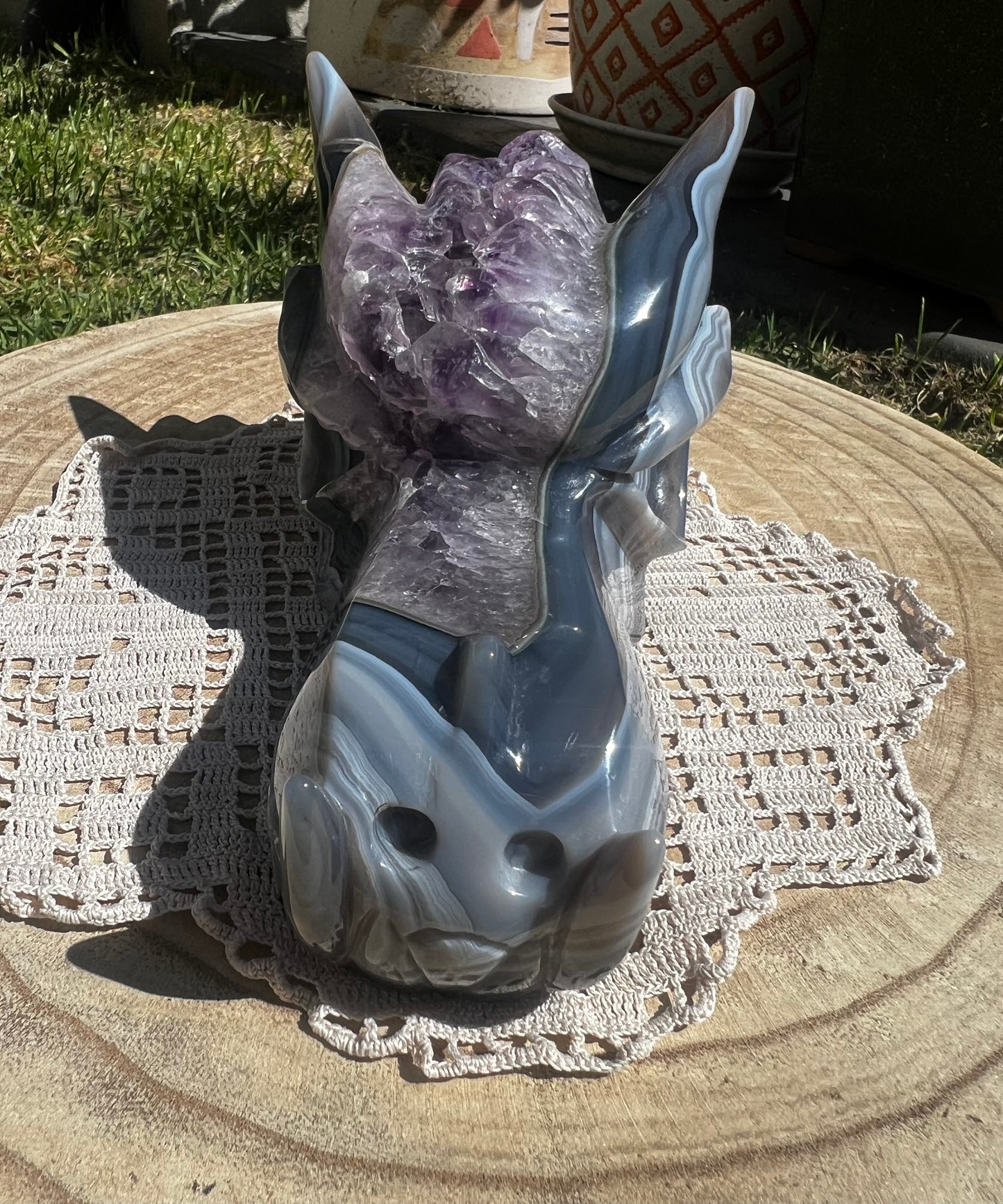 Amethyst and agate dragon carving